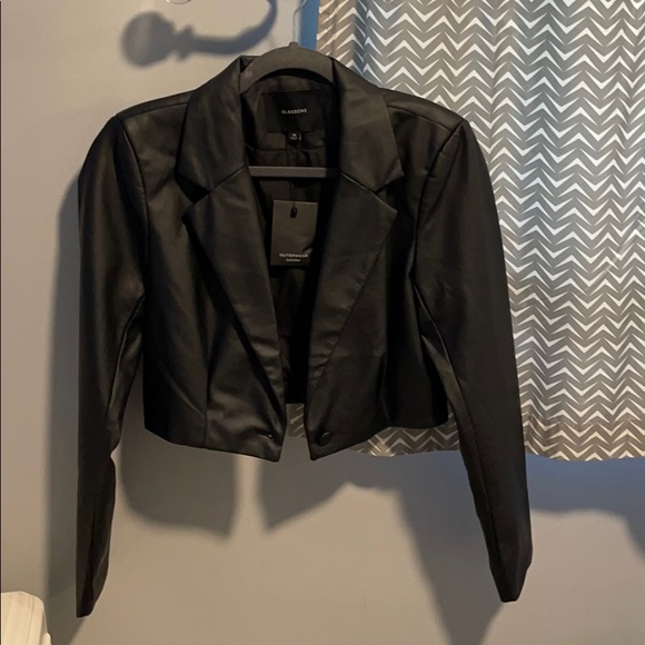 Glassons Jackets & Coats Glassons Black Cropped Blazer Poshmark